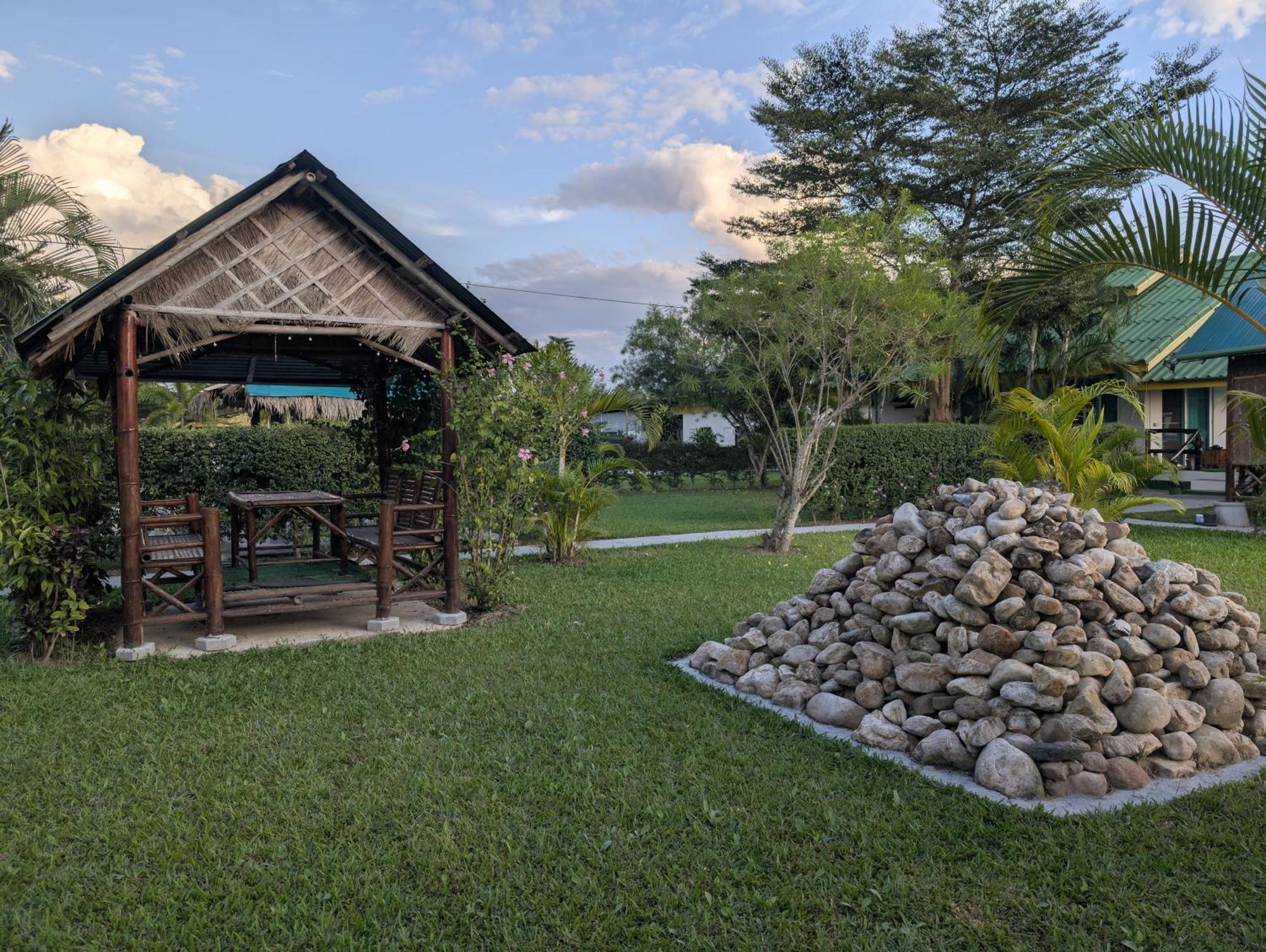 Tao Life Center Hotel Ban Mae Khon Exterior photo