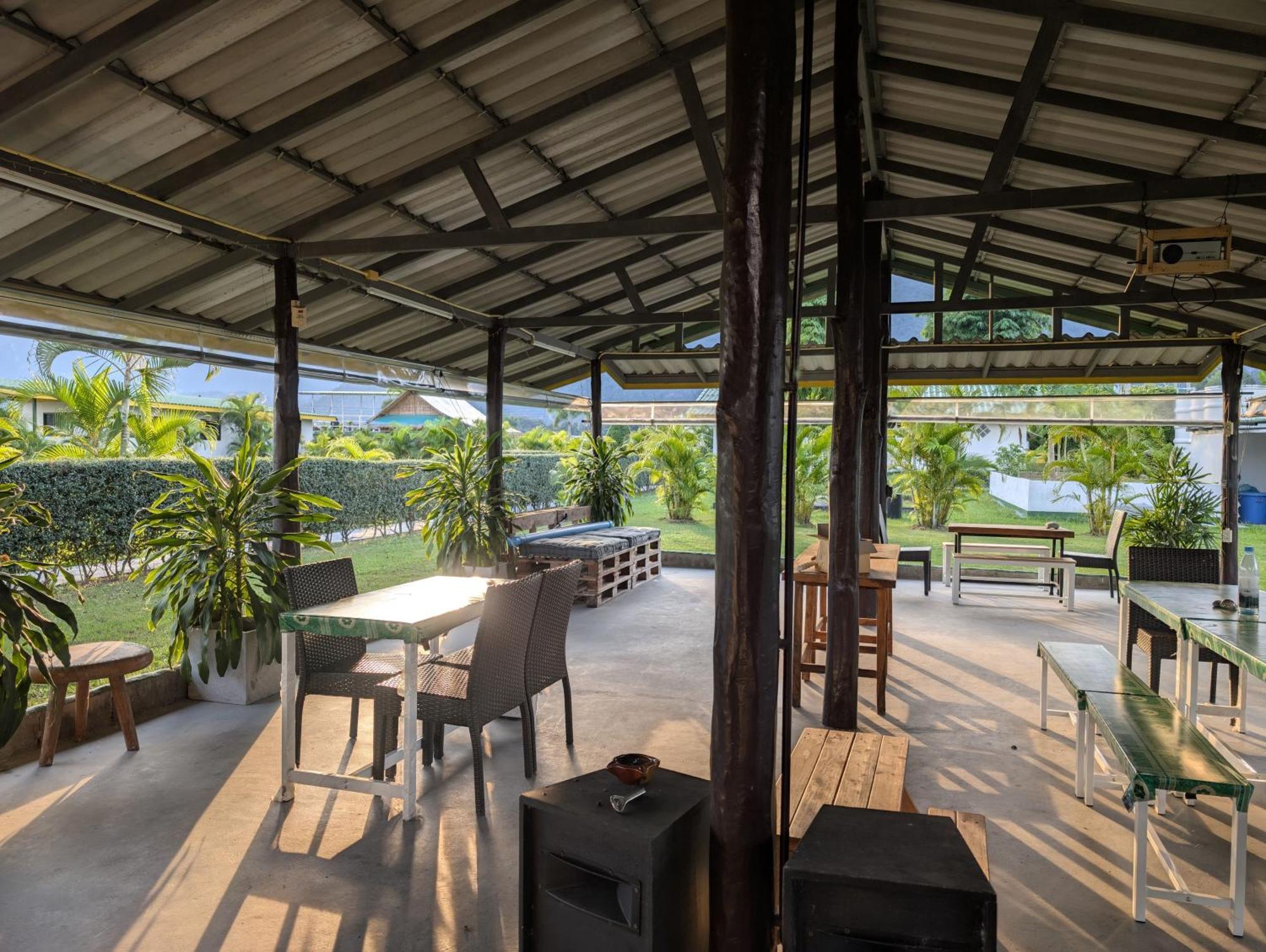 Tao Life Center Hotel Ban Mae Khon Exterior photo
